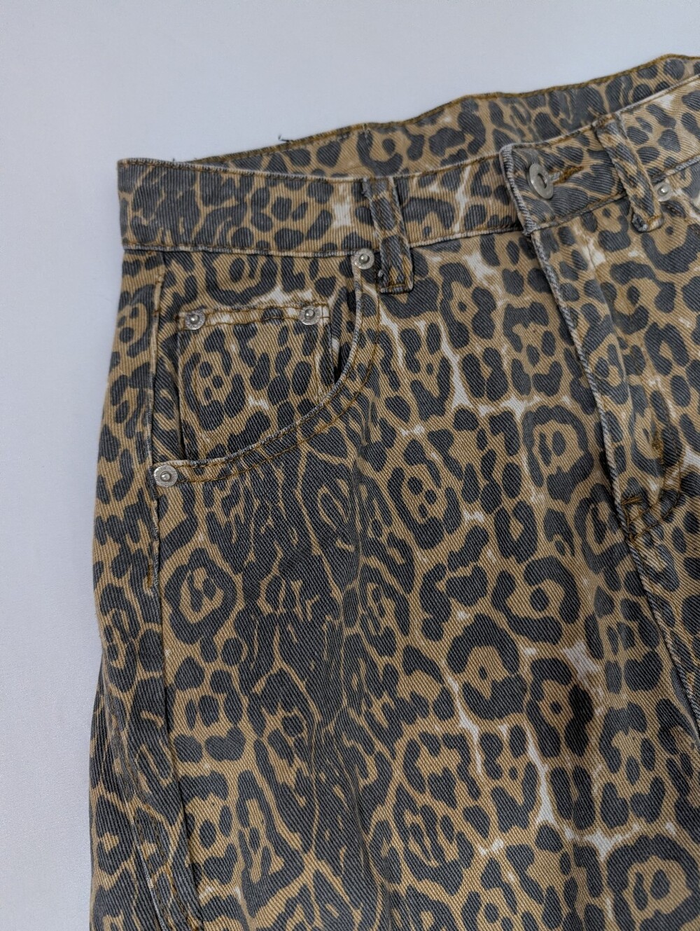 Women's Leopard Print Wide Leg Jeans Size M High Rise Denim Pants Y2K Retro - Picture 5 of 11